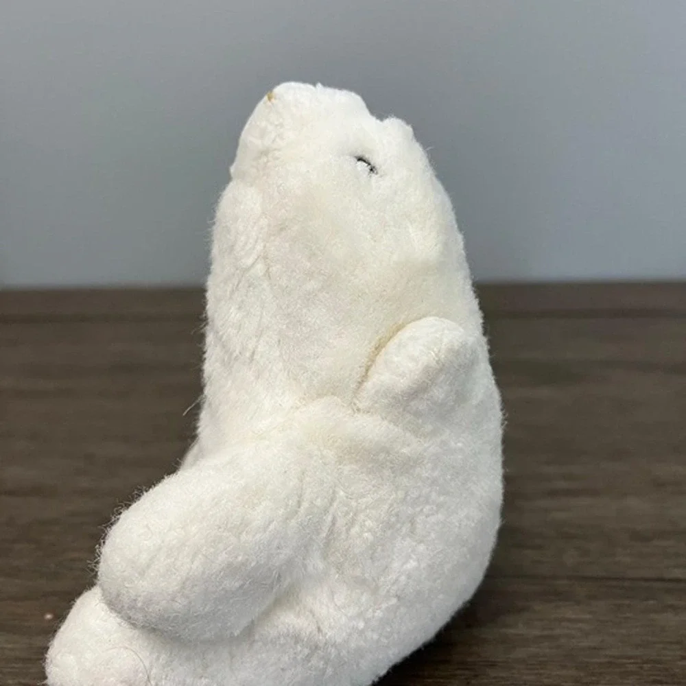 The Unbranded Brand gund vintage