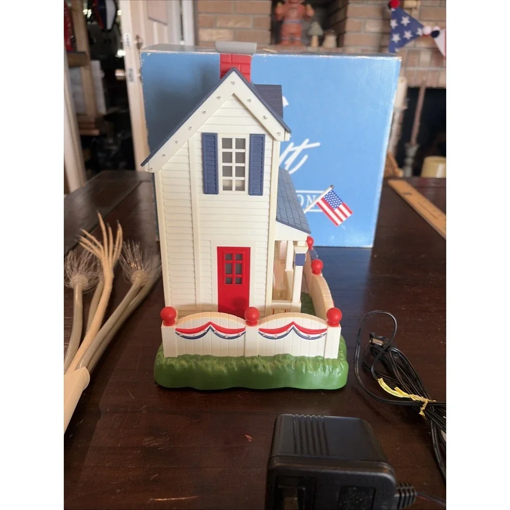 Avon patriotic lighted