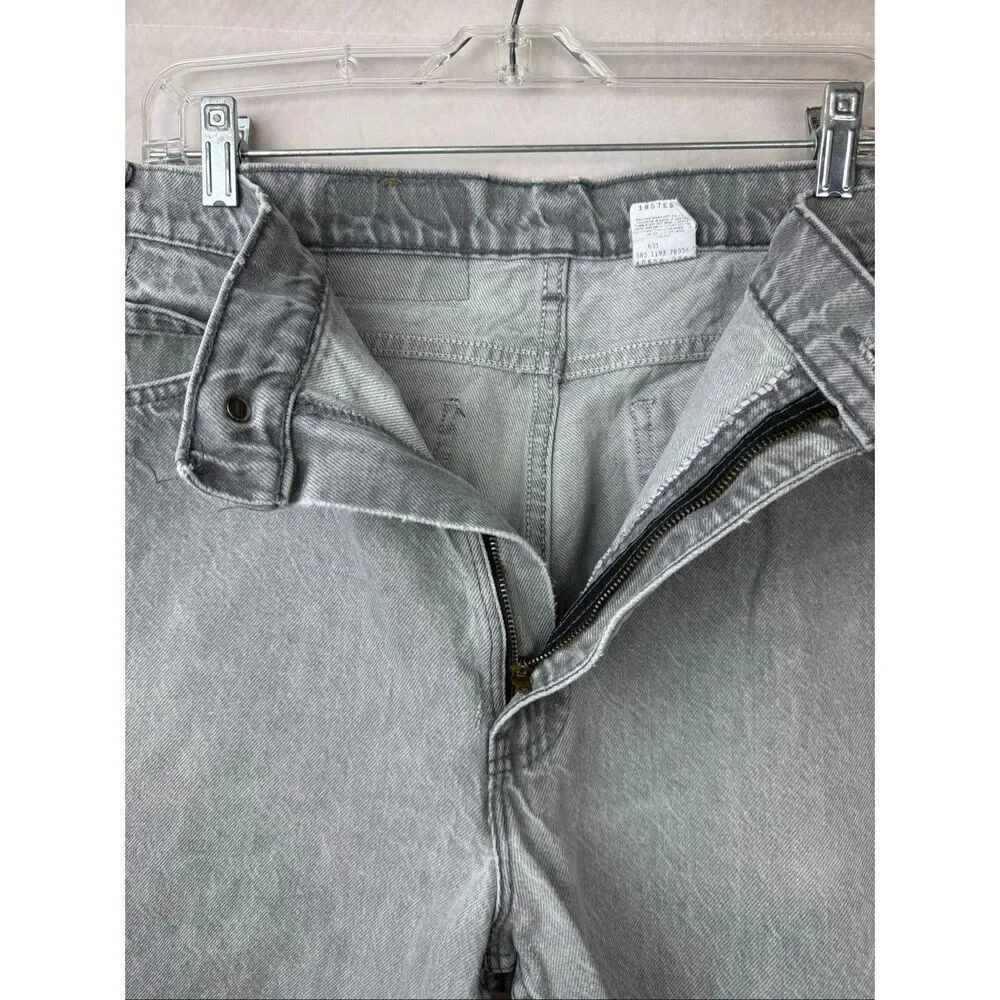 Levis have cuff hip