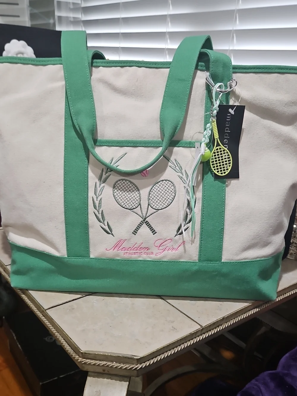 🎄 NWT! Madden Girl 