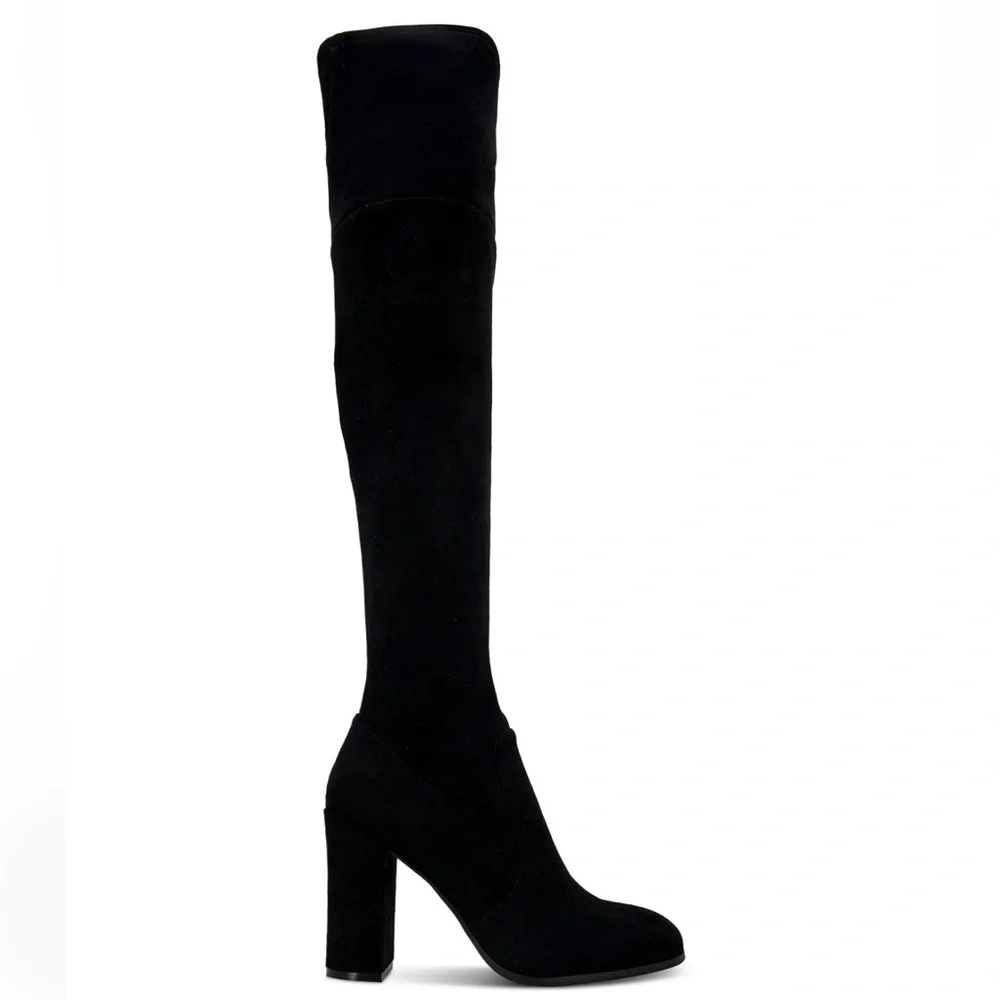 Kenneth Cole New York zipper features toe