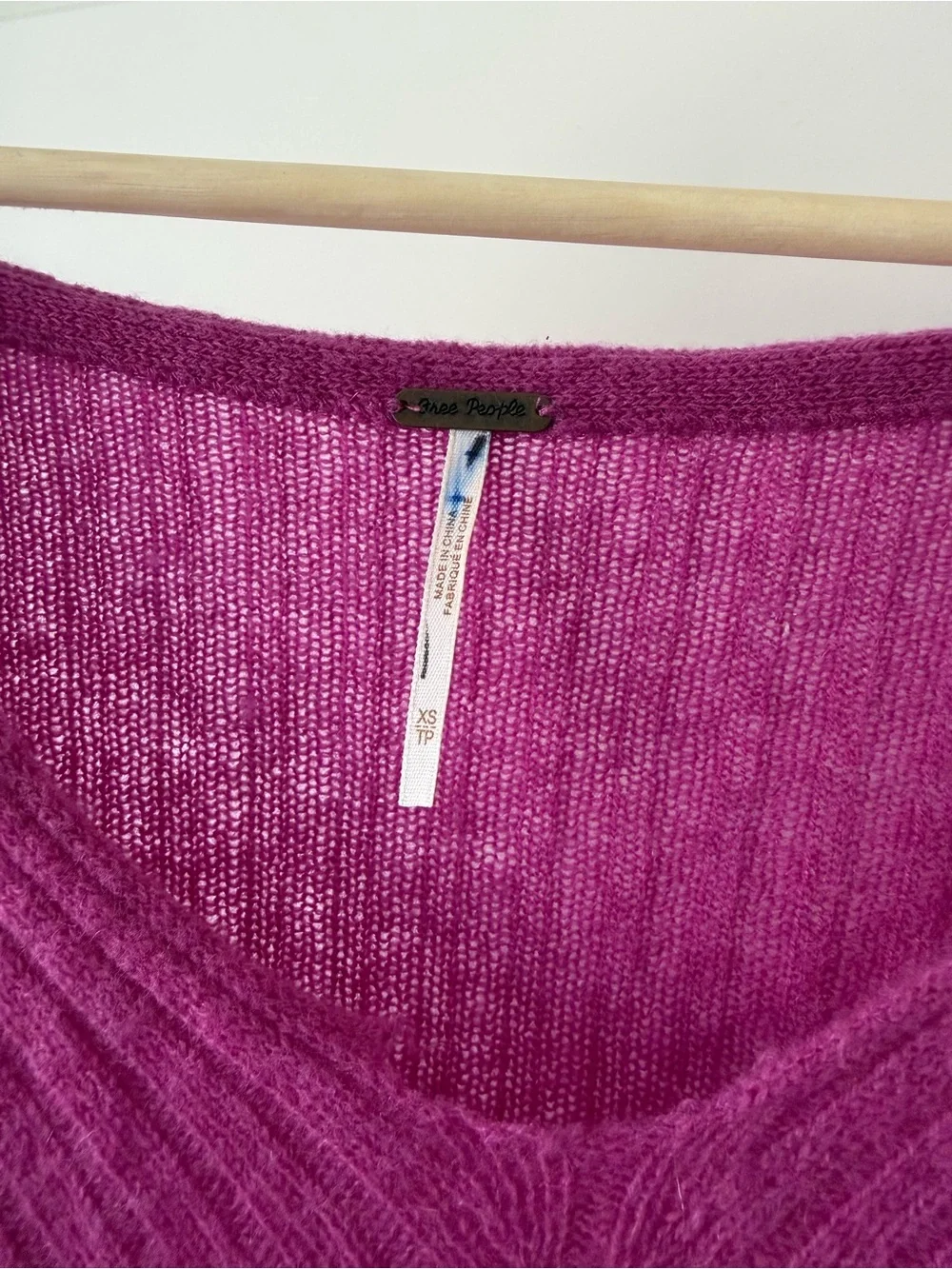 Free People Cropped V-Neck 100% Cashmere  Sweater in Fuchsia
