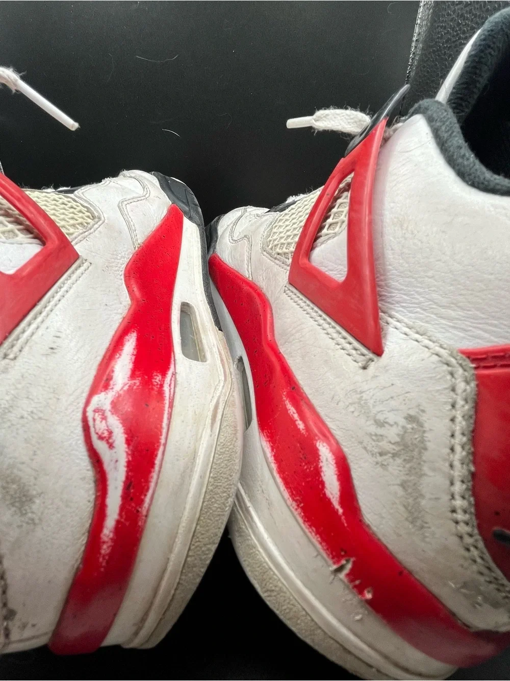 Air Jordan 4 fire red (2020) Boys size 7