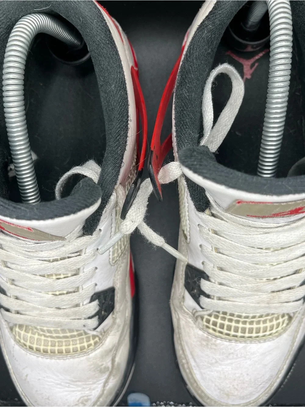 Air Jordan 4 fire red (2020) Boys size 7