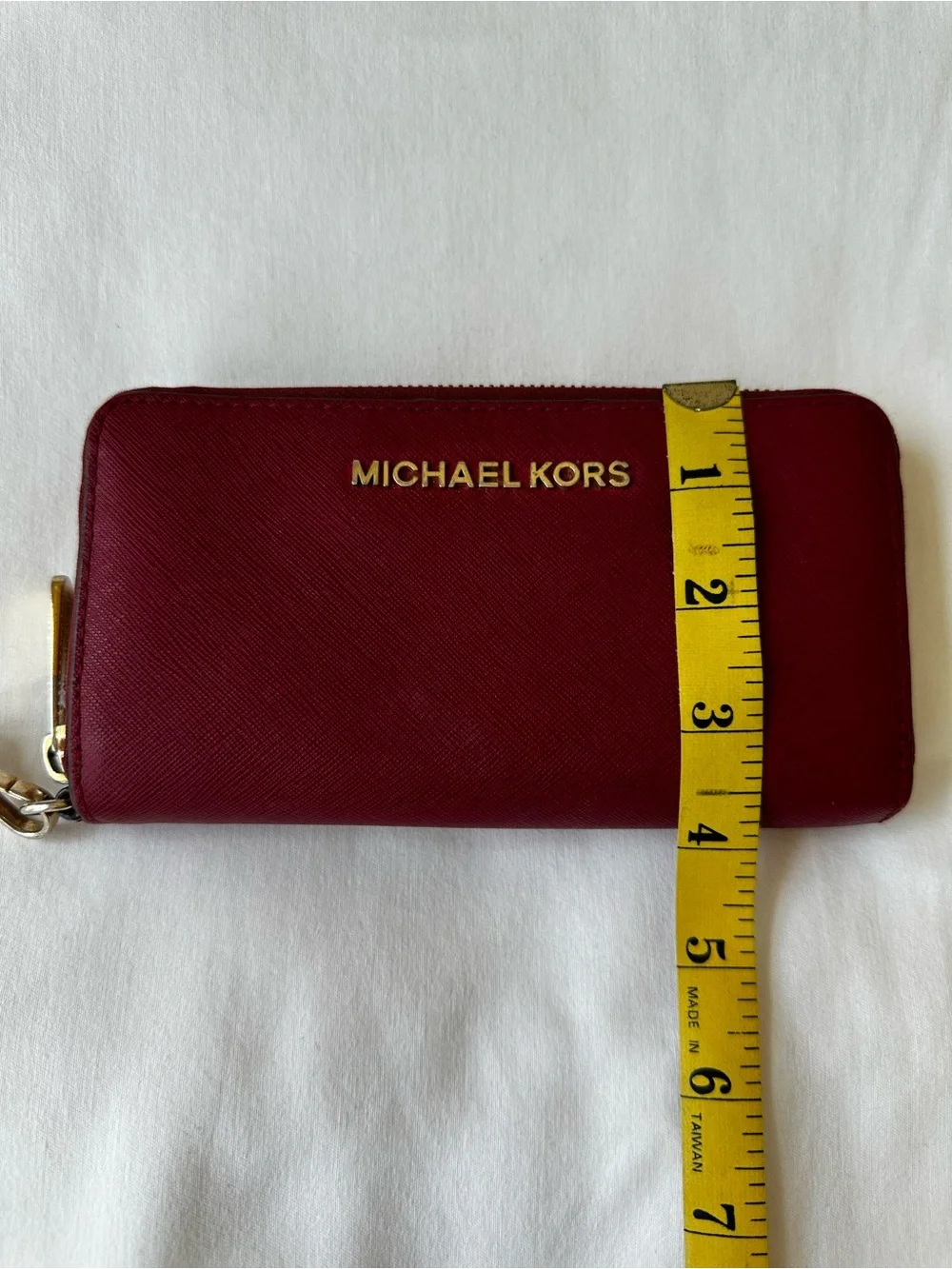 Michael Kors Jet Set Travel  Red Saffiano Leather Zip Around Wristlet Wallet