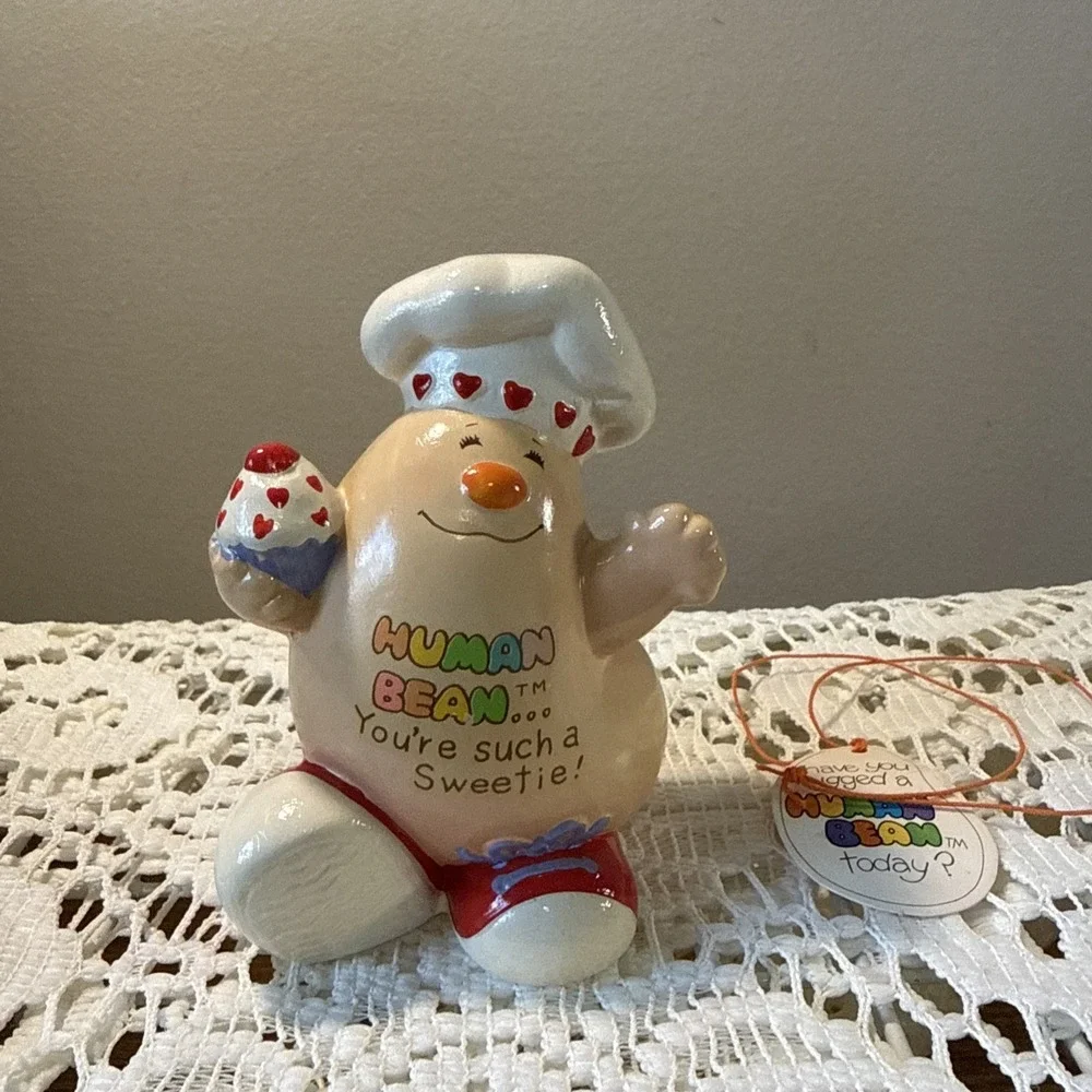 Vintage 1981 Enesco Human Bean Chef Holding A Cupcake