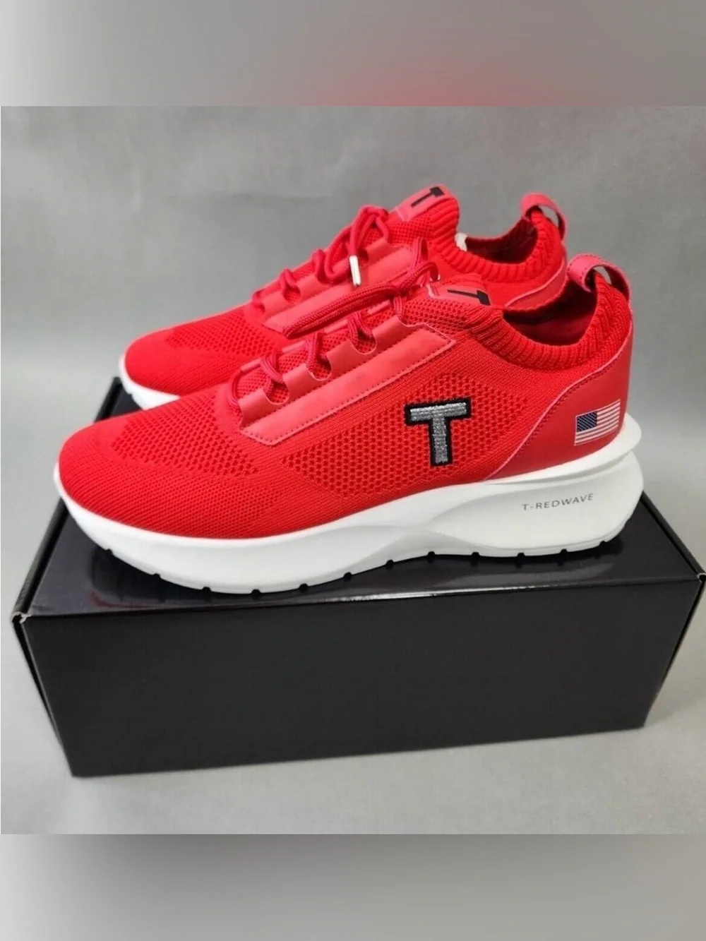 Donald Trump T-RedWave 45 Sneakers Men’s Size 10 Red NEW w/ Box Collectible