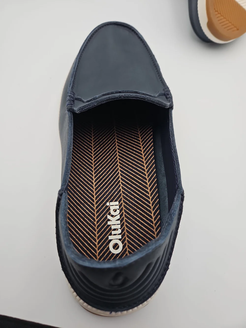 OluKai smooth navy