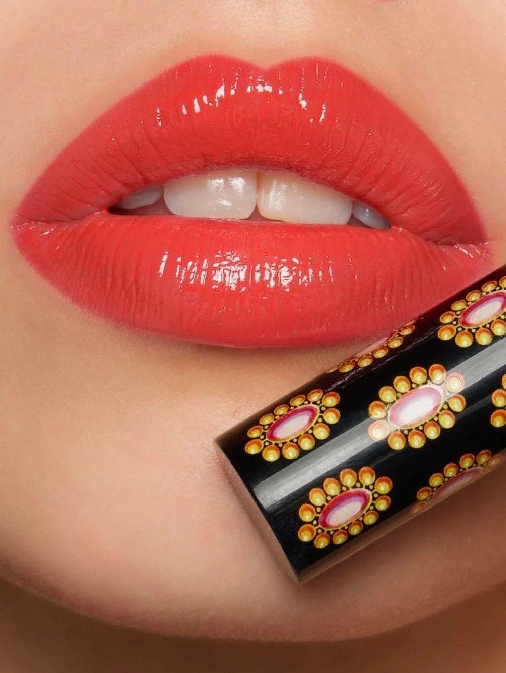 NEW~ GUCCI Glow & Care Shine Lipstick~ 514 Virginia Scarlett.