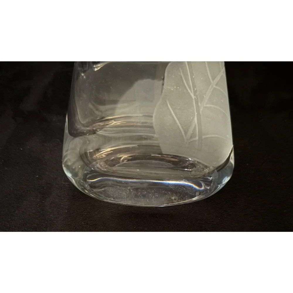 🌸 Etched Floral Clear Glass Vase | Elegant Botanical Design | 8.75