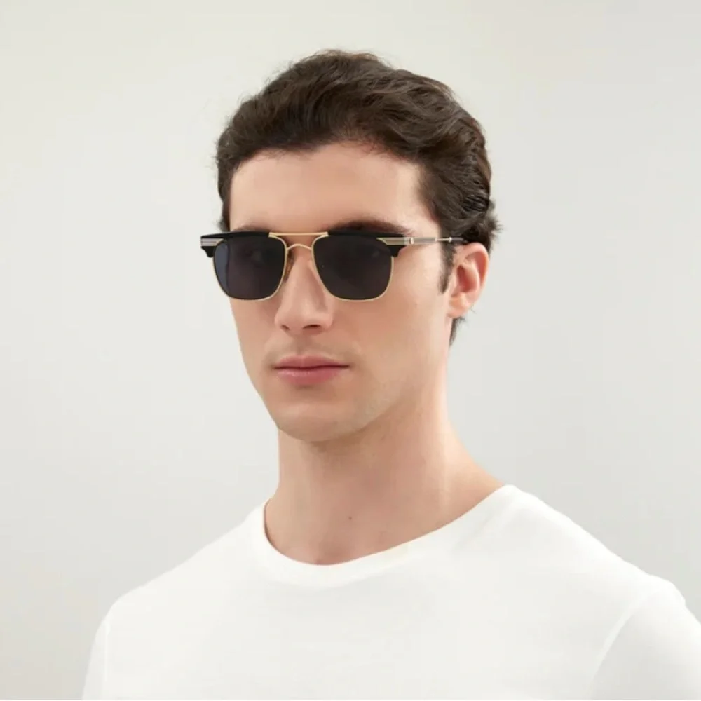 Gucci frame color