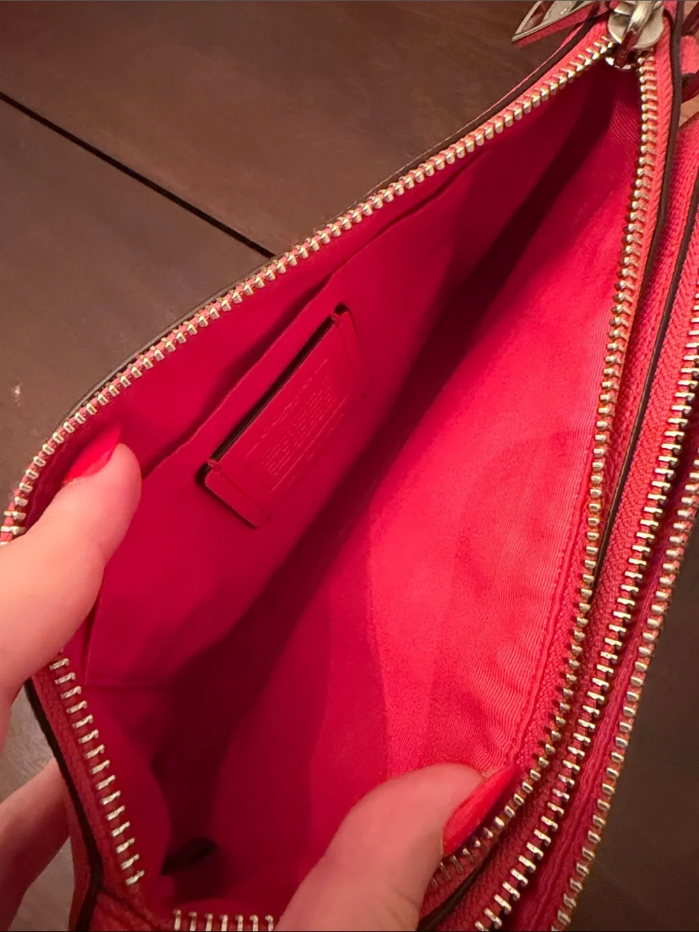 Coach compartment clutch