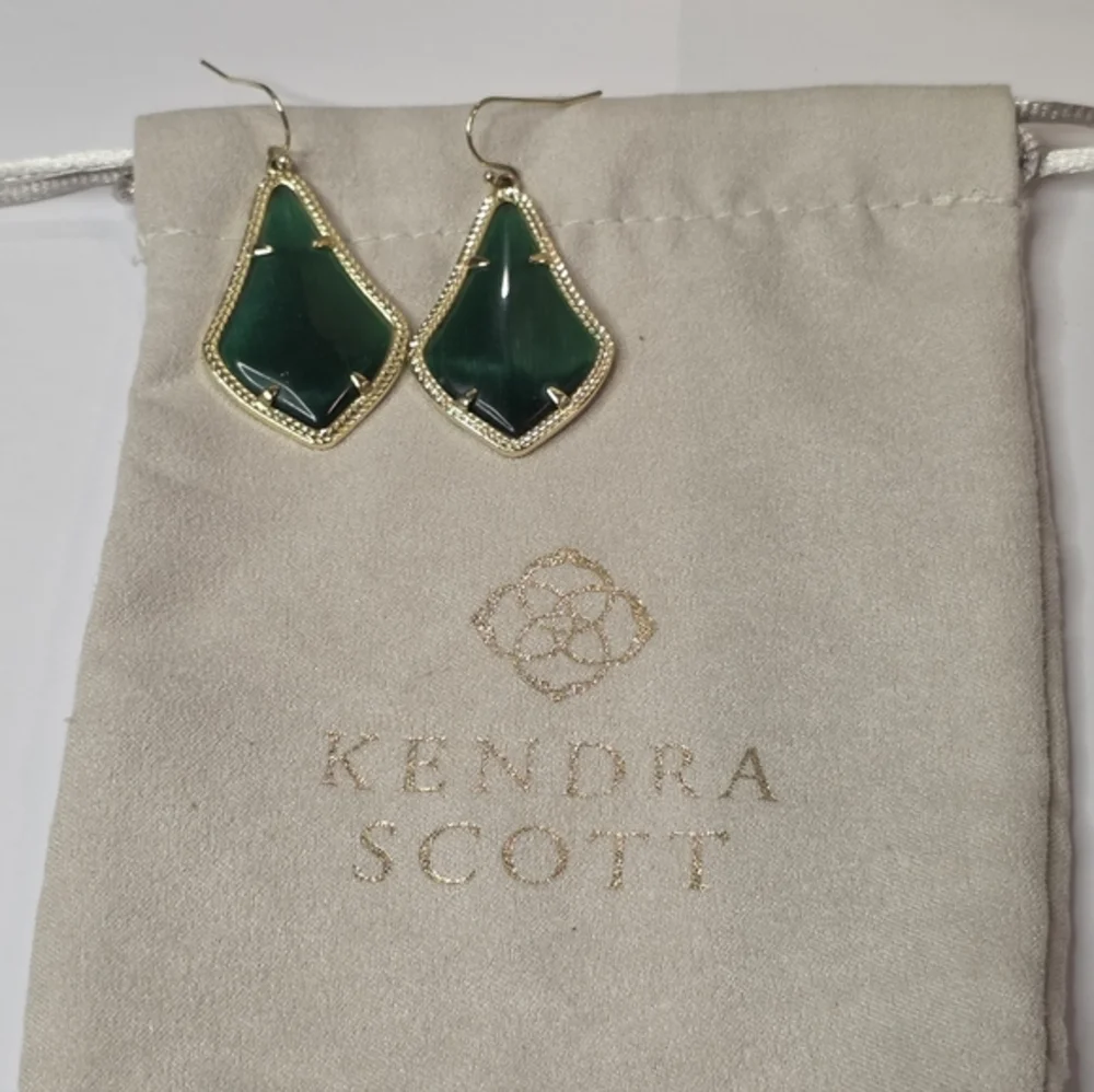 Kendra Scott chic drop