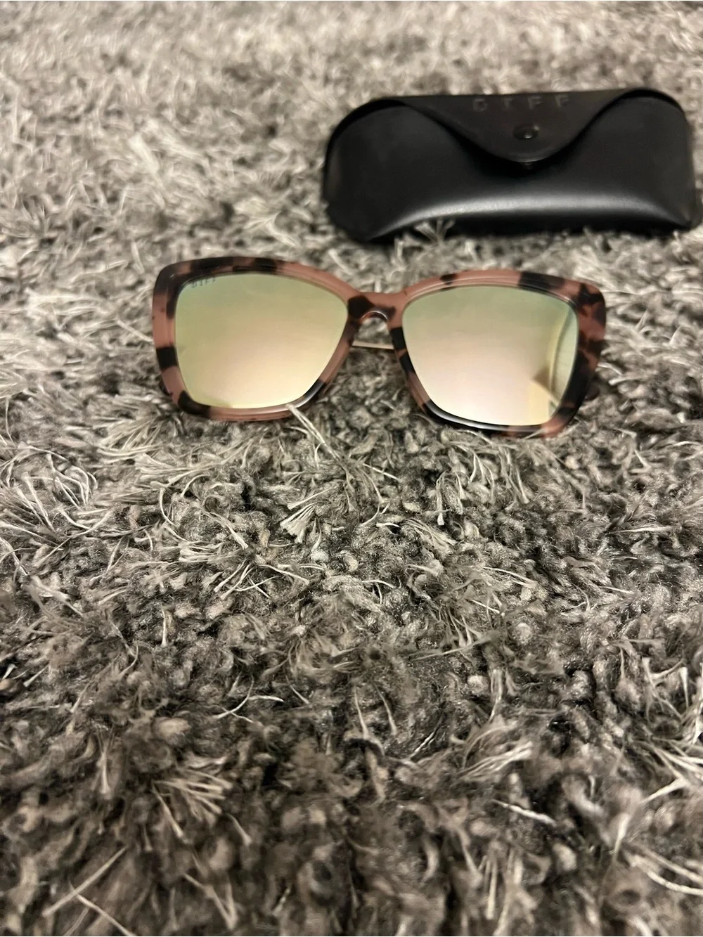 Diff Eyewear stylish cat