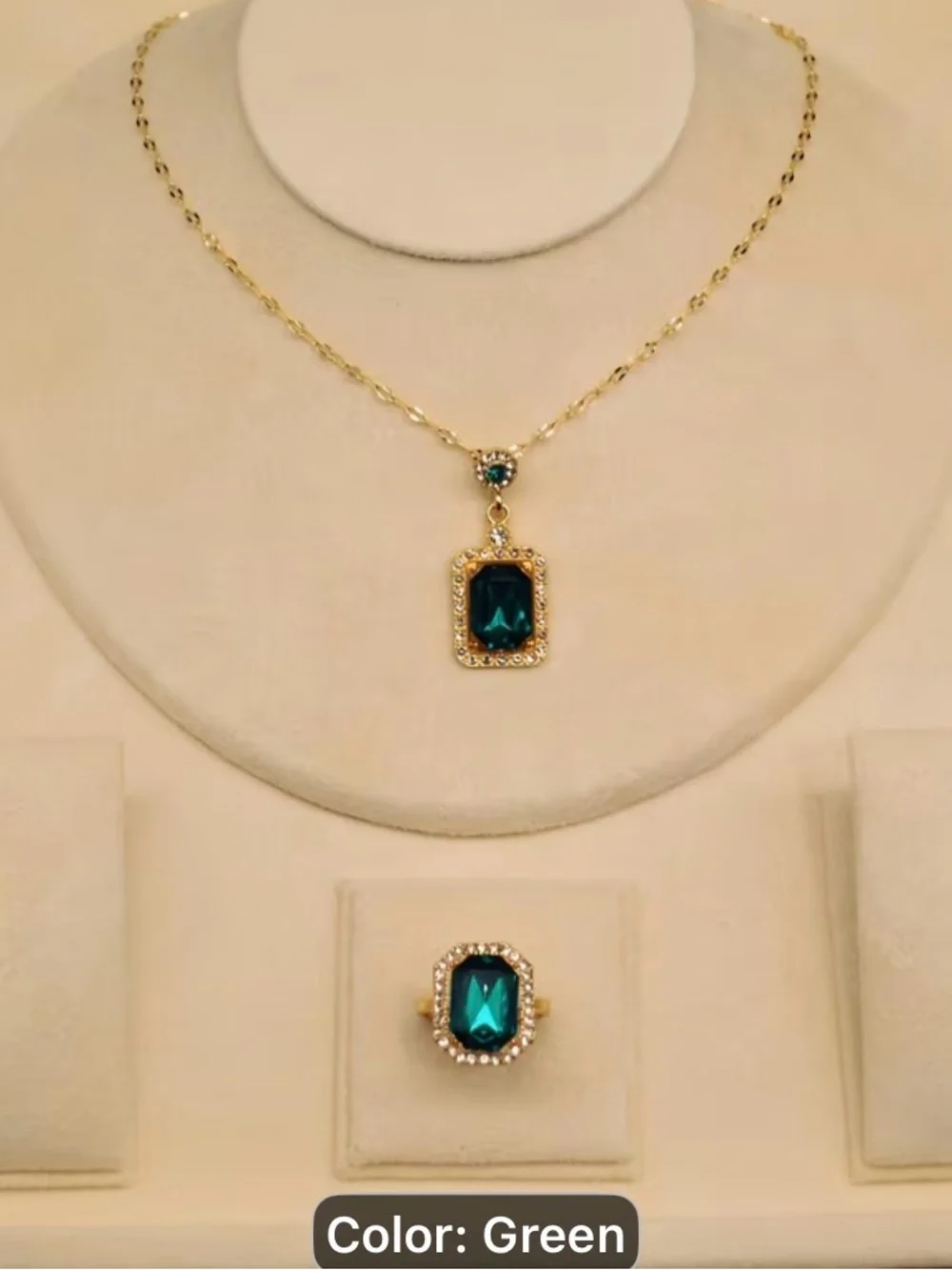 N/A elegant emerald