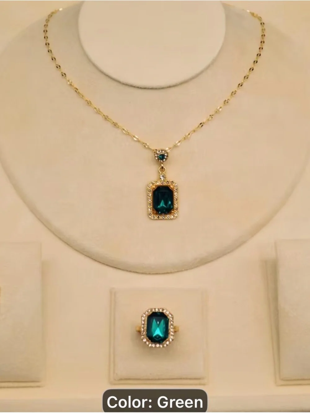 N/A elegant emerald