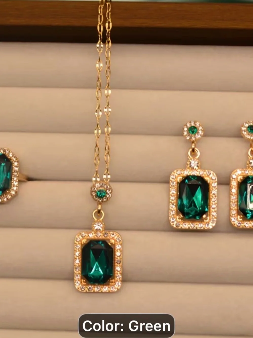 N/A elegant emerald