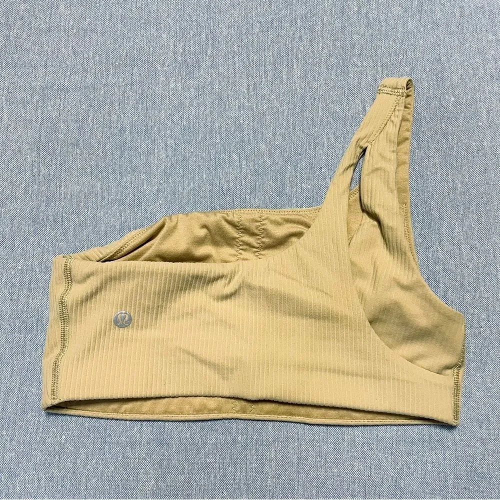 lululemon athletica excellent size