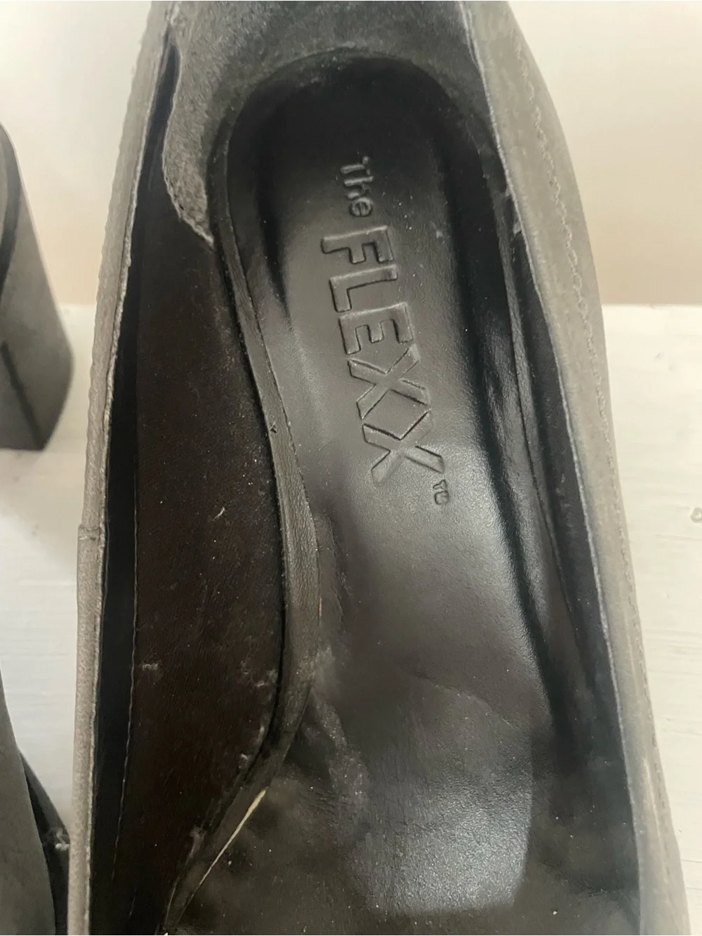 THE FLEXX Gray Suede‎ Fringe Block Heel Loafers