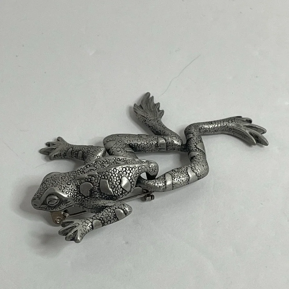 Jonette Jewelry frog jj