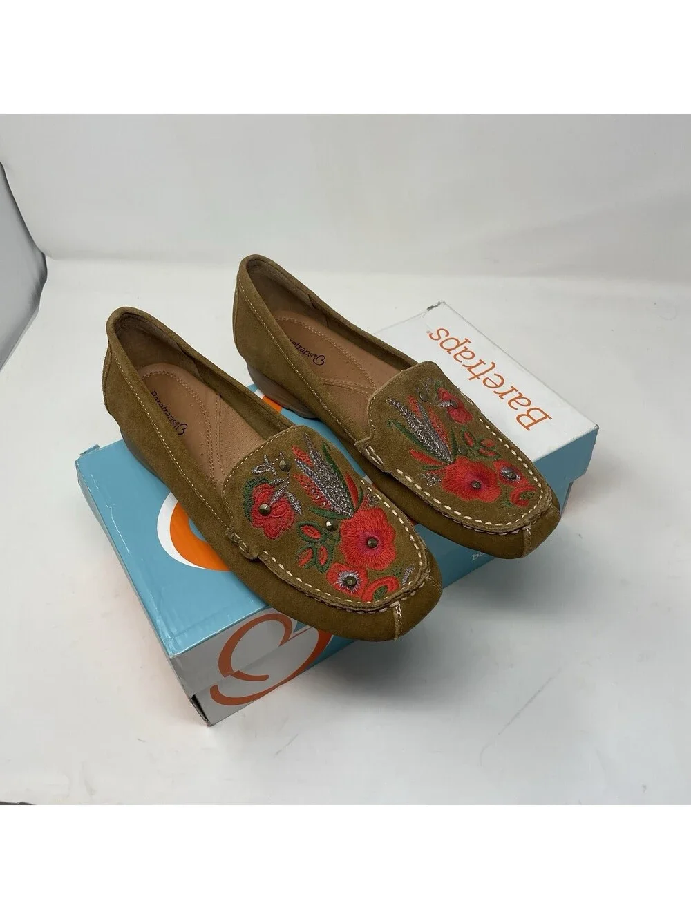 Baretraps Otella Brown Suede Leather Embroidered Moccasin Slip On Flats Size 9