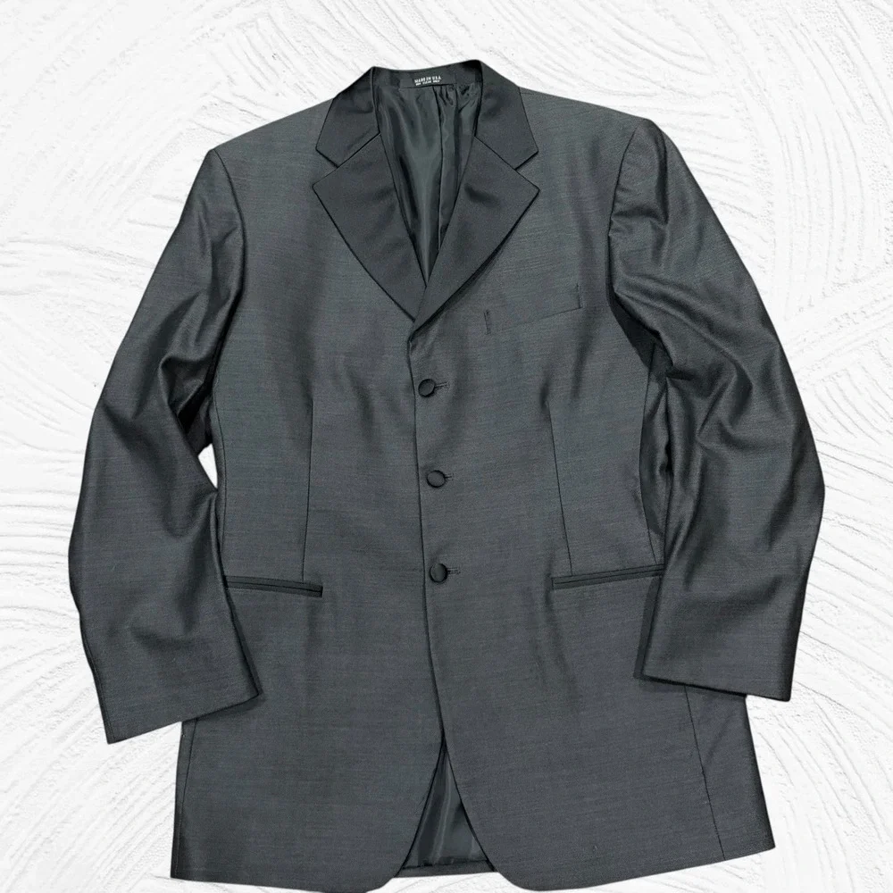 Oscar de la Renta tuxedo good