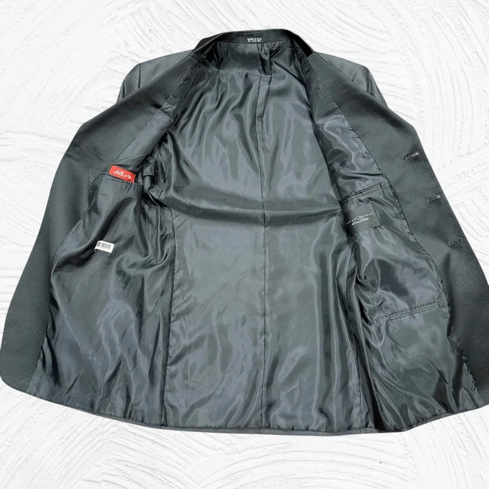 Oscar de la Renta tuxedo good