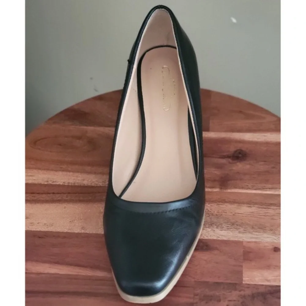 Journee‎ Collection High Heels 8.5 Classic Pumps Black Faux Leather Slip On