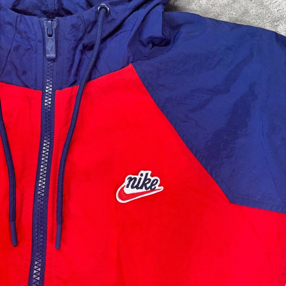 Nike windbreaker jacket