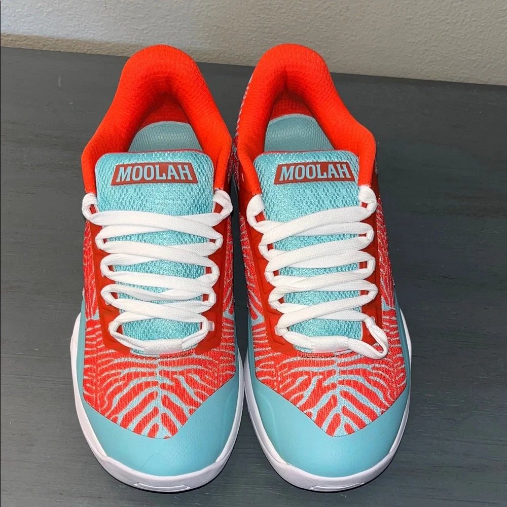 Moolah kicks neovolt