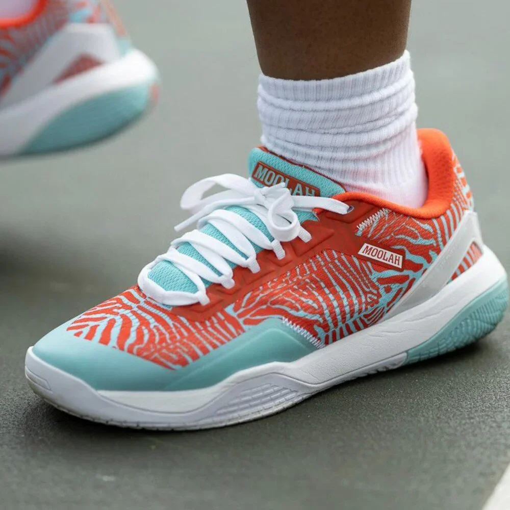 Moolah kicks neovolt