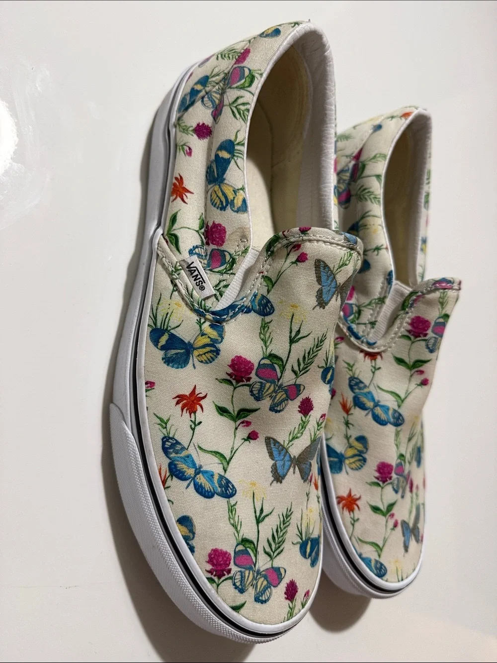 Vans slip sneakers