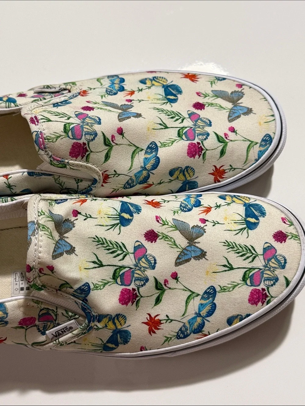 Vans slip sneakers