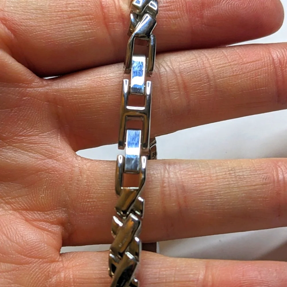 N/A silver tone