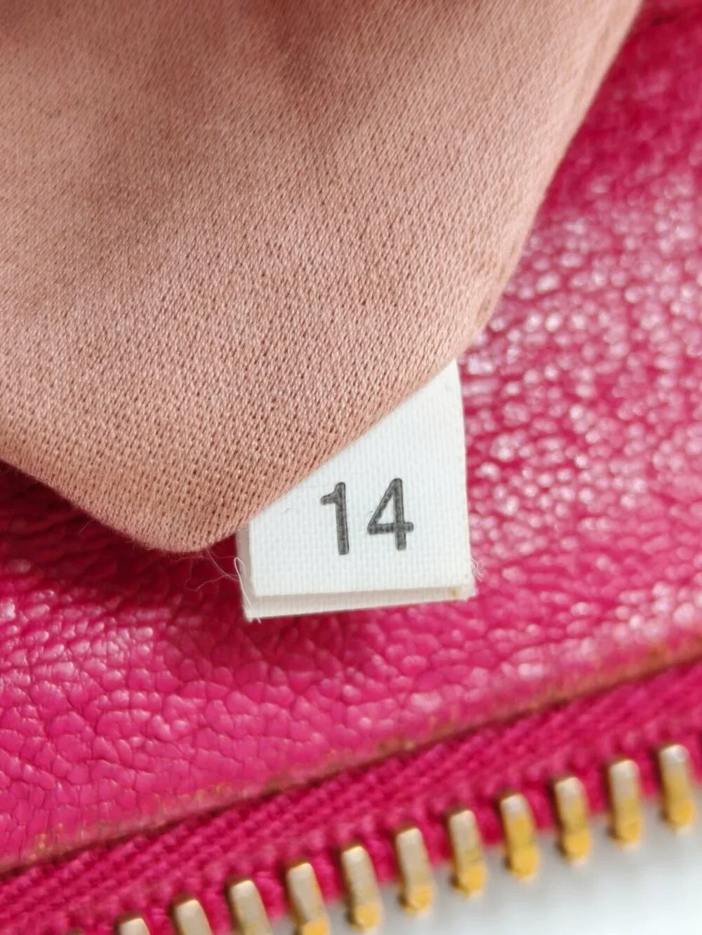 Miu Miu approximate measurements