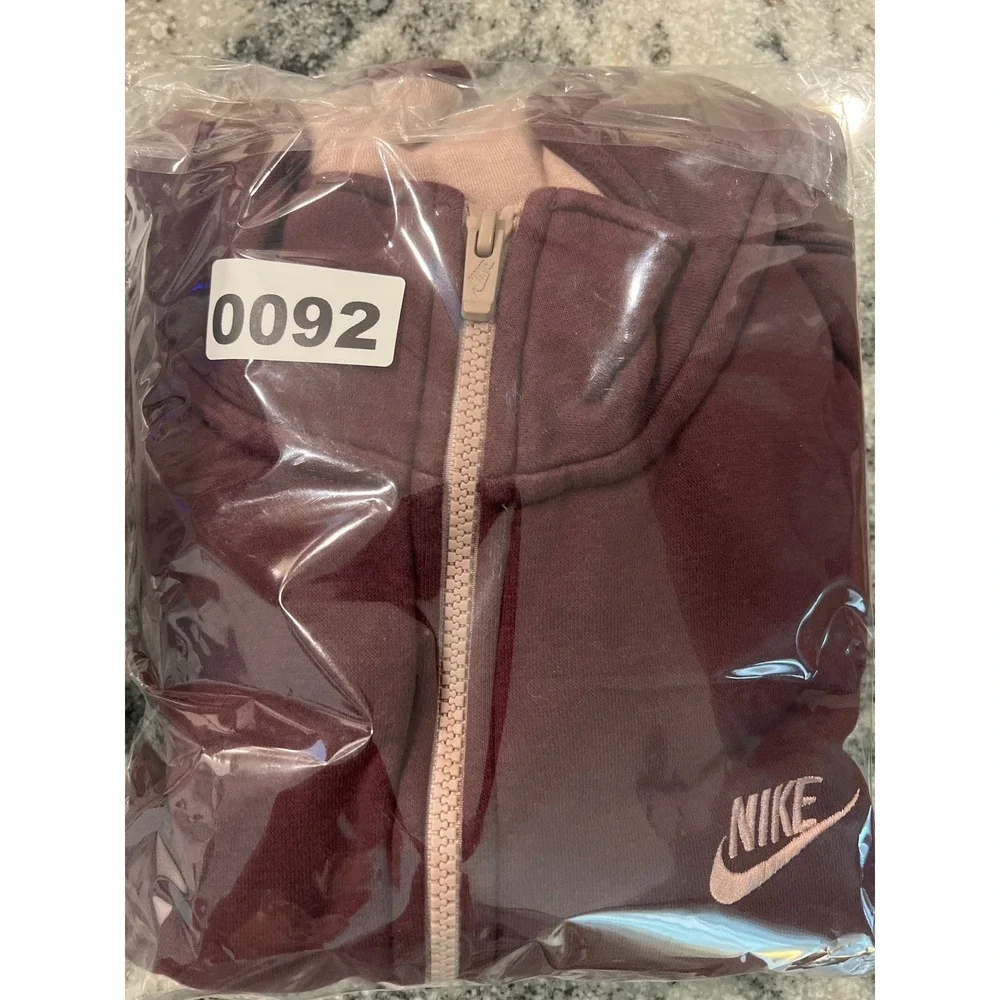 Nike sportswear club