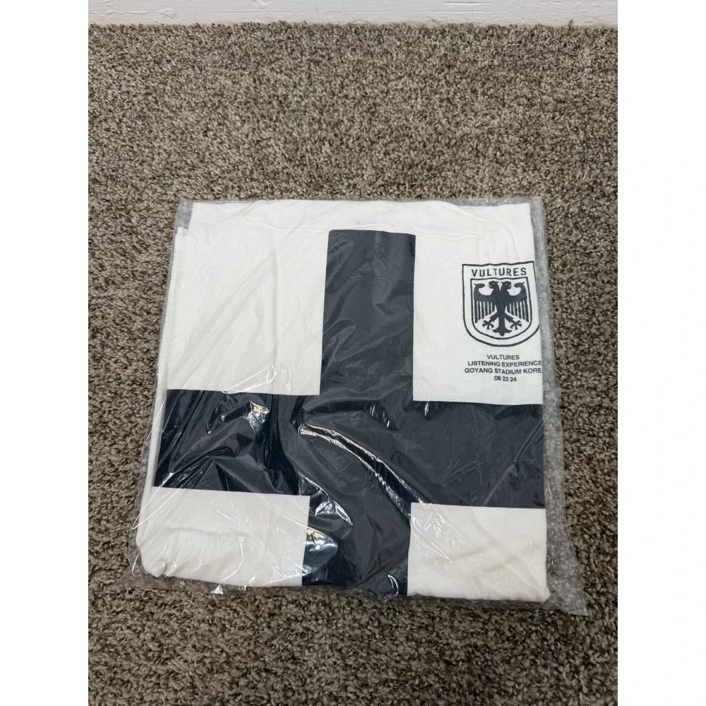 Kanye West VULTURES‎ Korea Exclusive T-shirt-Size 2 L-XL brand new Rare