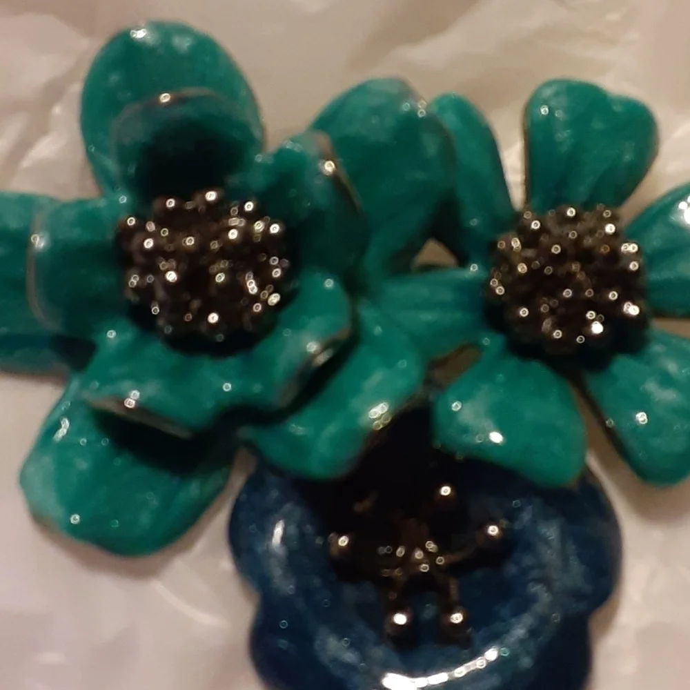 N/A colorful brooch