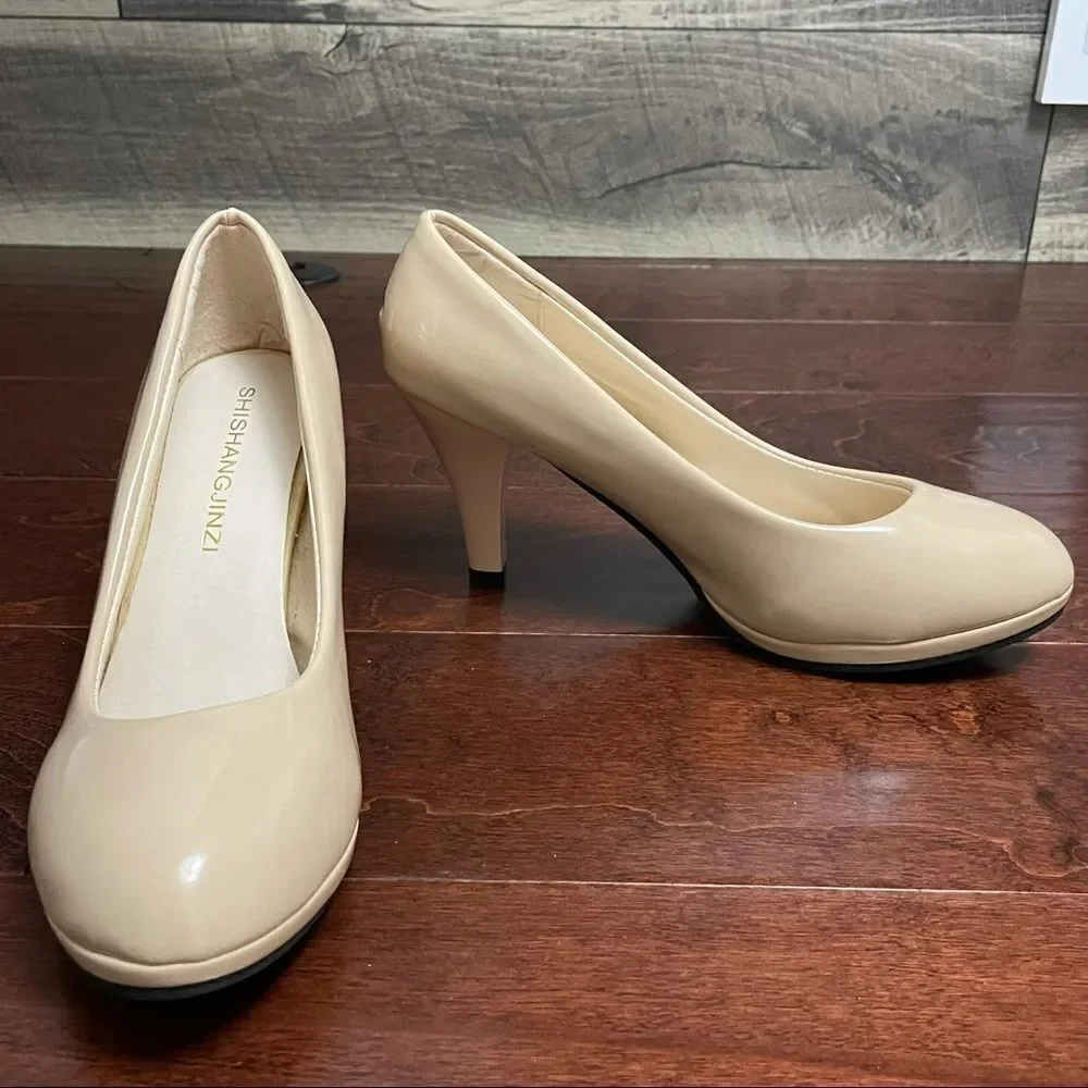 Shishang Jinzi Closed Toe Pump Shoe Beige Size 40 euro US 8.5