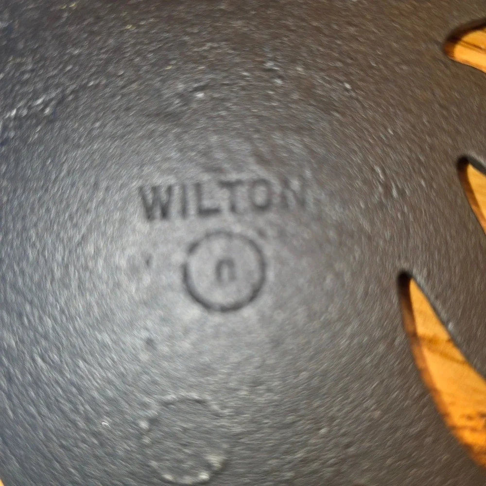 Wilton vintage cast