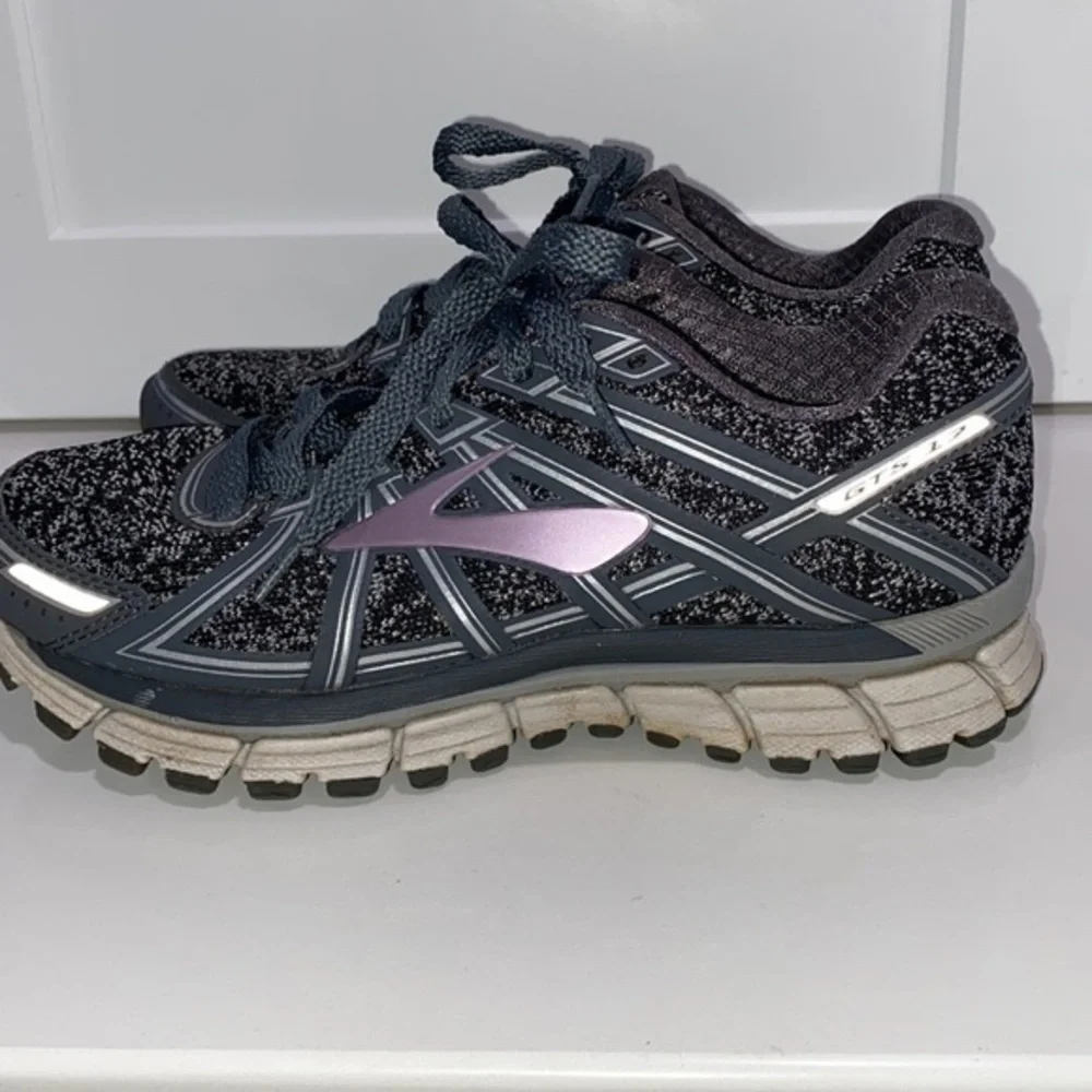 Brooks gts 17