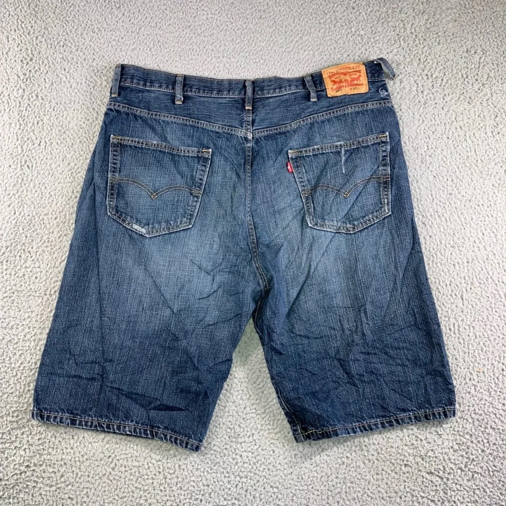 Levis preowned broken