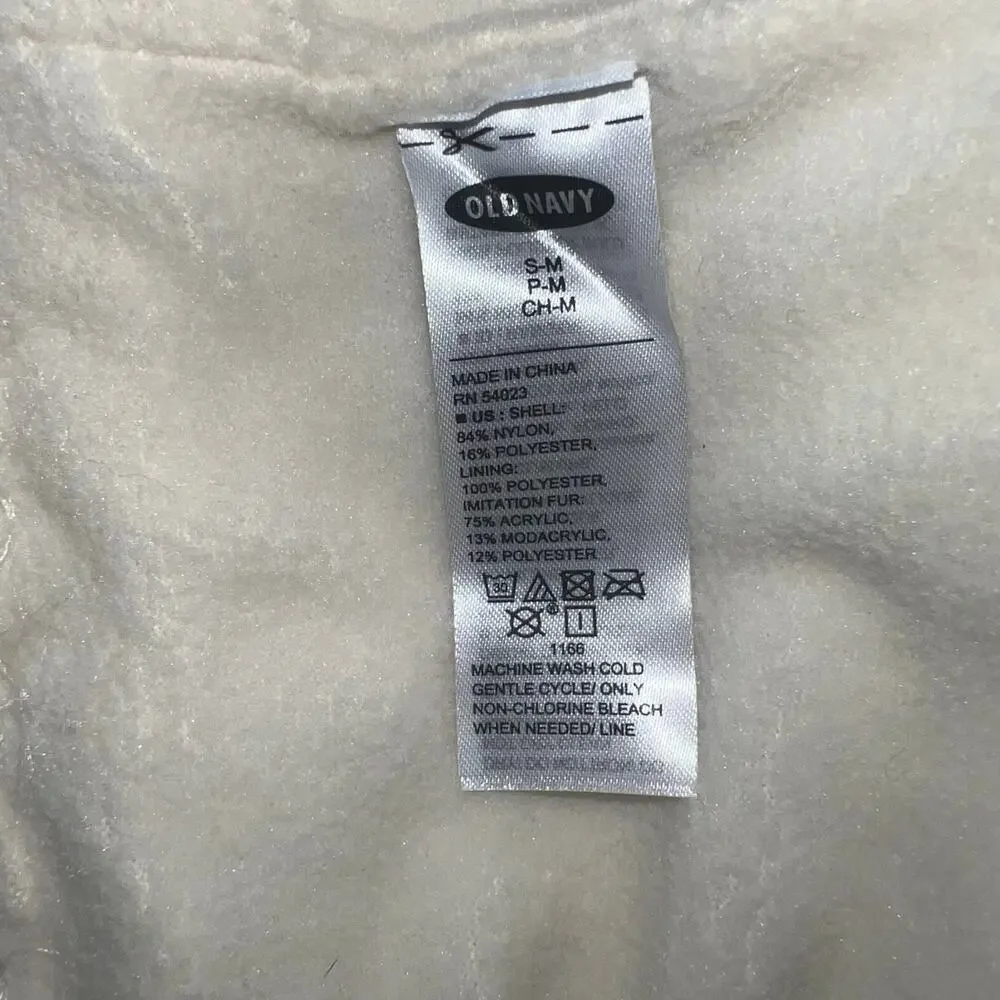 Old Navy get ready