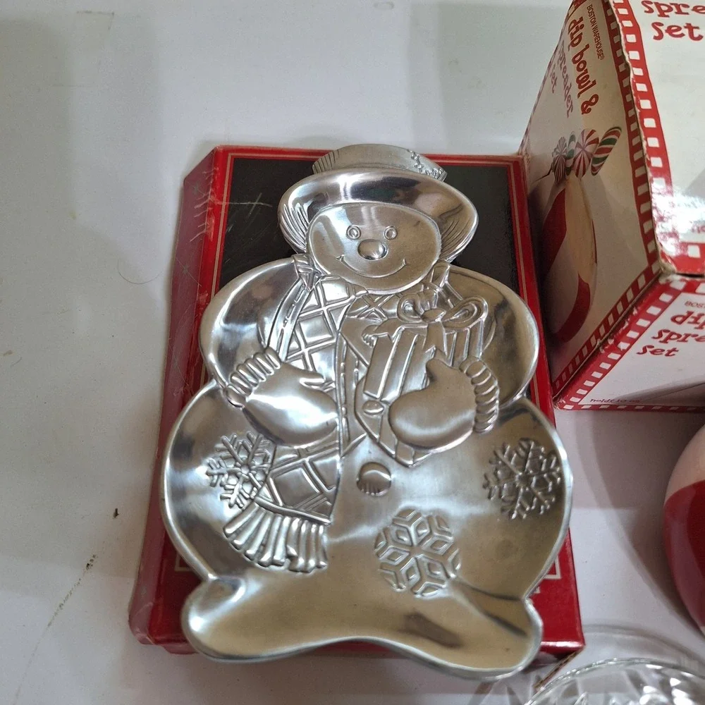 The Unbranded Brand vintage christmas