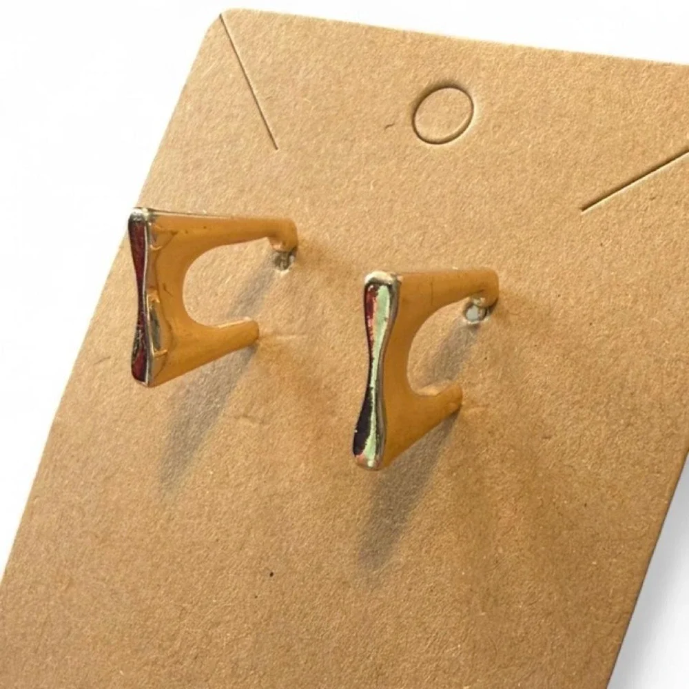 N/A gold tone