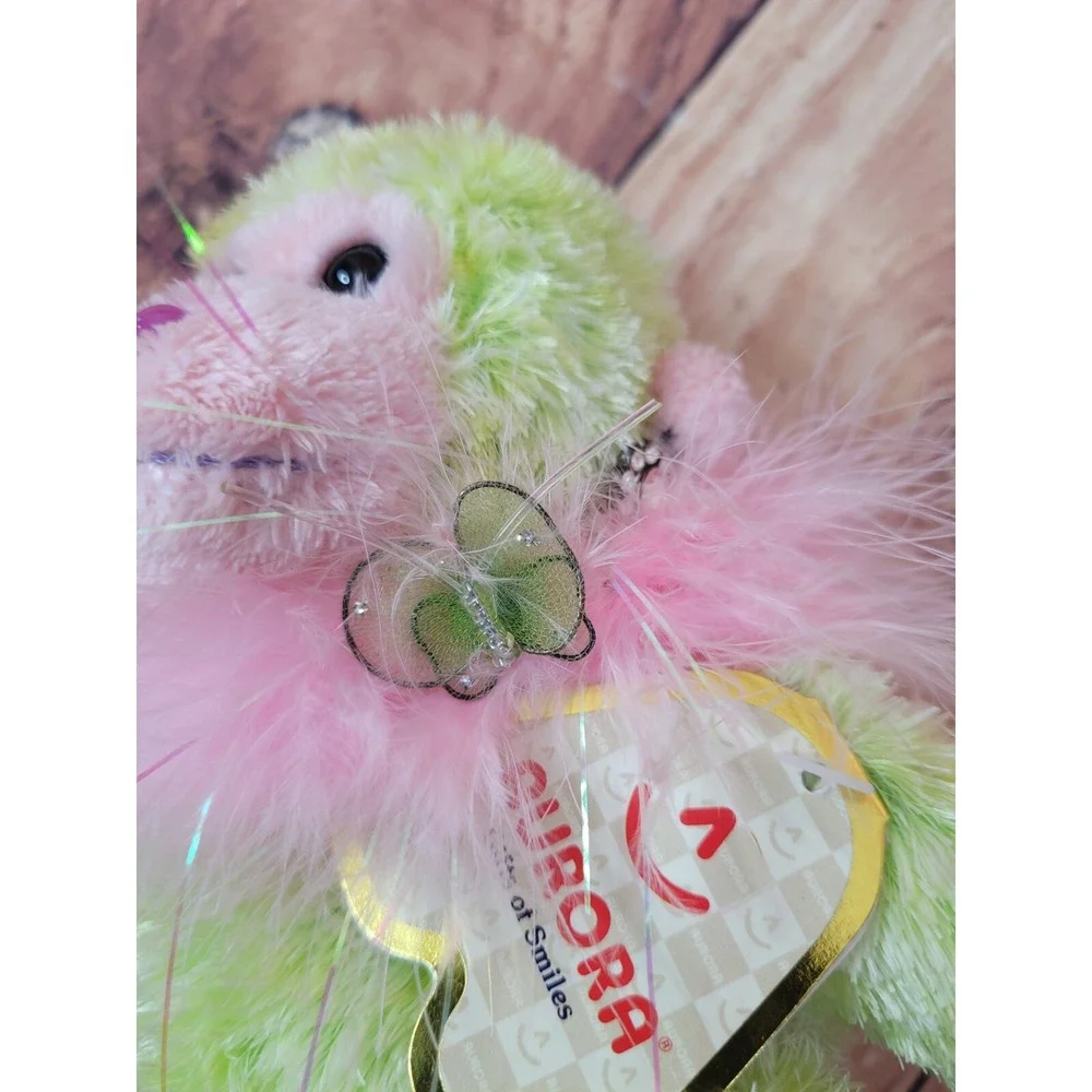 Aurora cheeky chimp