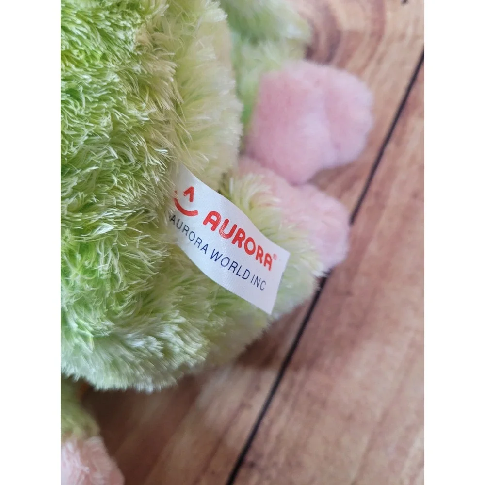 Aurora cheeky chimp