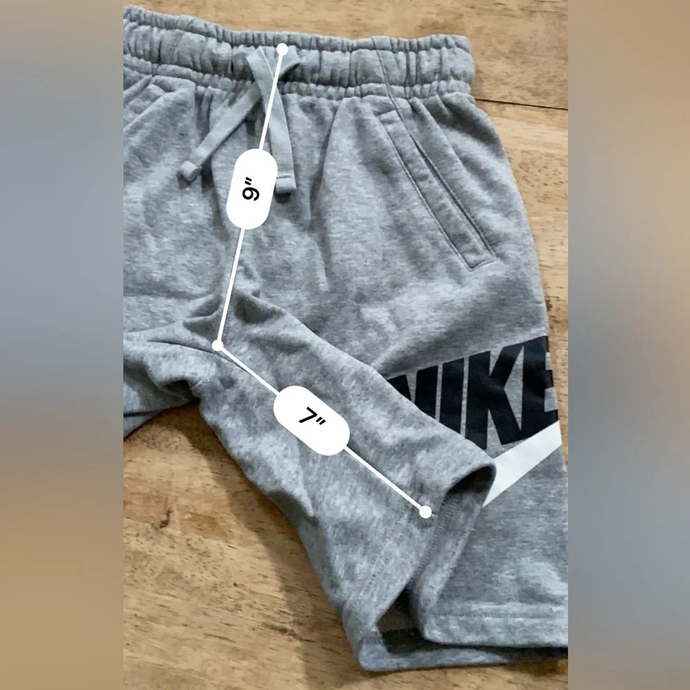 Nike SW‎ Big Kids’ Sz M Dk. Heather Gray Club Fleece Shorts