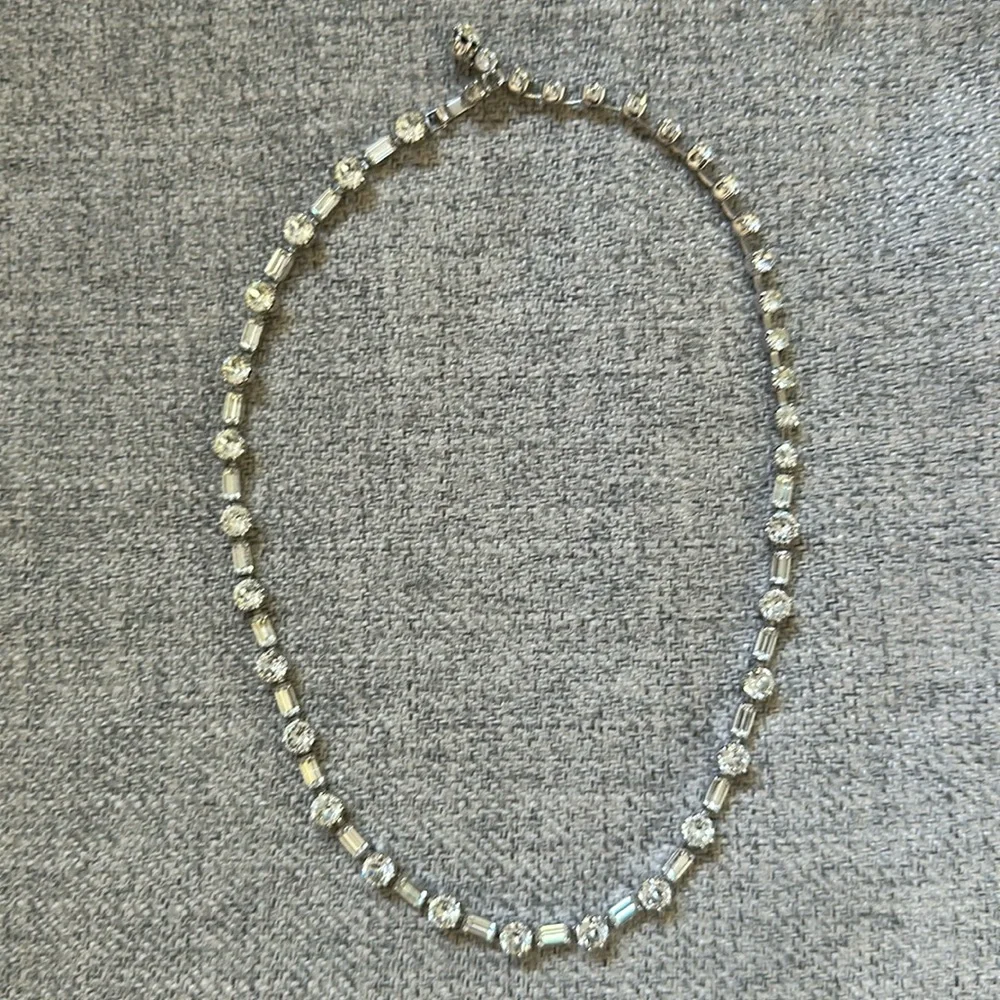 Crystal choker