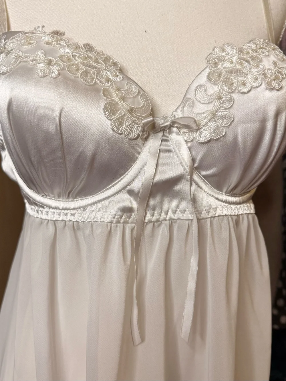 Linea Donatella delicate ivory